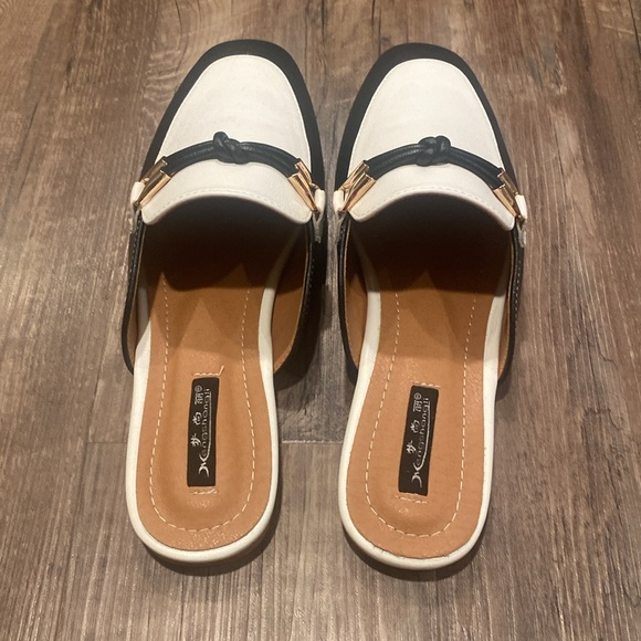 Black and white retro style, penny slip on loafers - faux leather - Sz43 fits 10 - Picture 2 of 6